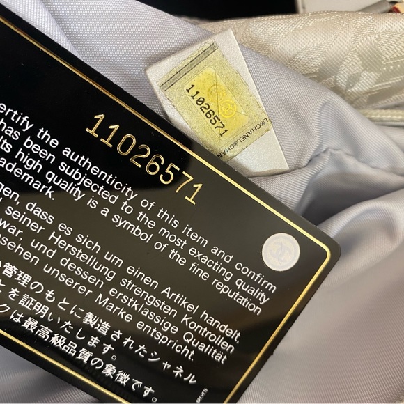 🆕Chanel CC XL Two Way New Travel line w/ Pouch attached😍 - Picture 15 of 15